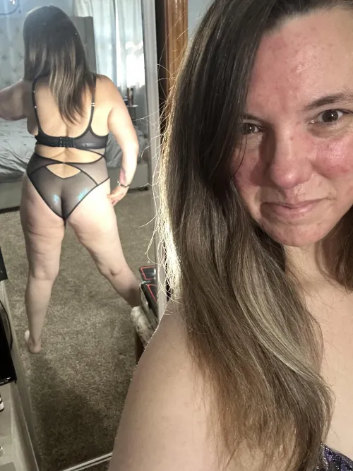 Thumbnail Room for Two: LassieCanon's Enticing Milfie World