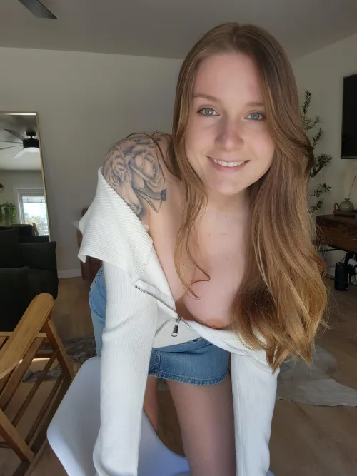Thumbnail Downblouse: Smiling Through the Gaze - Intriguing Revelations