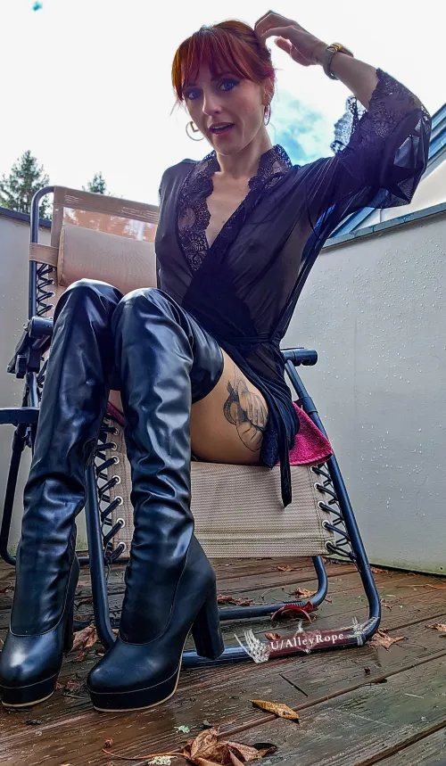 Thumbnail Morning Glow: alleyrope's Seethru Selfie Saga