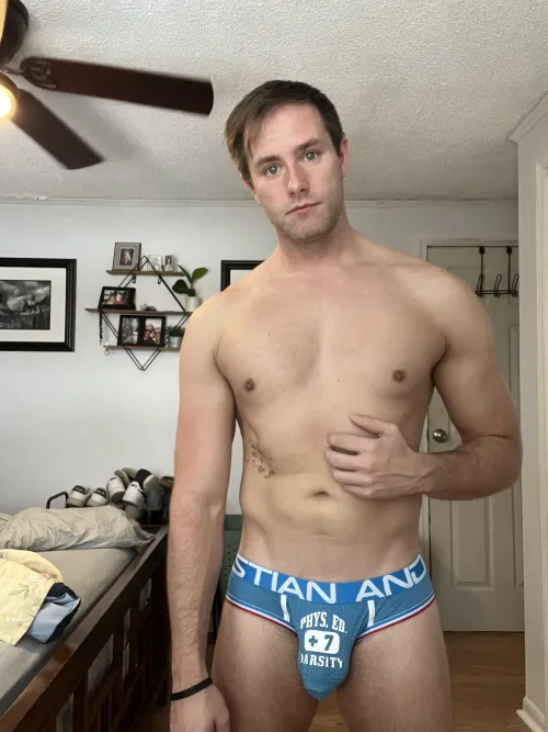 Thumbnail Exploring Gay Identity at 34 Years Old | Madzoid36