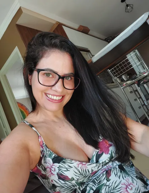 Thumbnail Your Favorite Crush D: A Charming Look with Glasses | Isiscristine