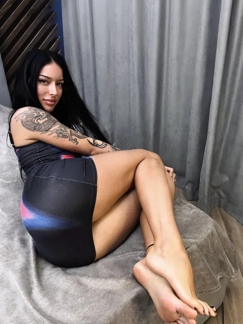 Thumbnail Harmony of Beauty: sander081000's Appreciation for Perfect Legs
