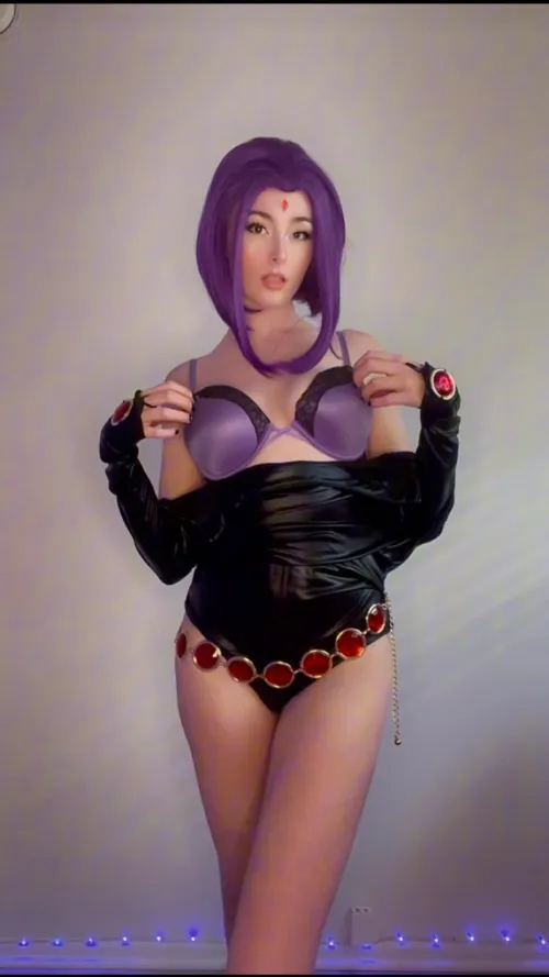 Thumbnail SylvieeUWU Rocks Raven Cosplay in TeenTitansPorn Category