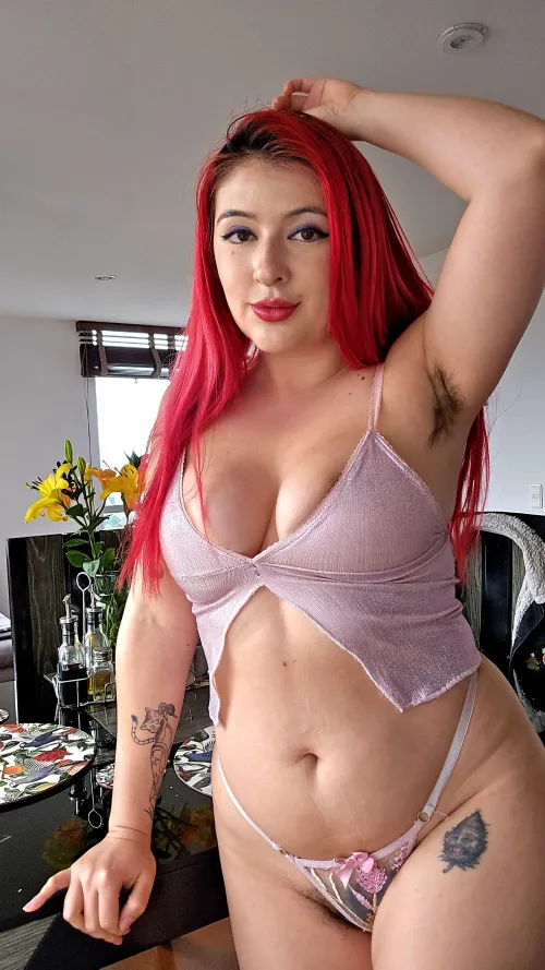 Thumbnail Discover Where Your Gaze Lands First | Author: CxndiCxz | HairyCurvy