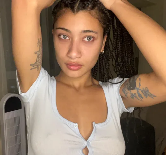 Thumbnail No Bras This Week: Revealing Chronicle by MulberryGlum4991 | Braless Lifestyle