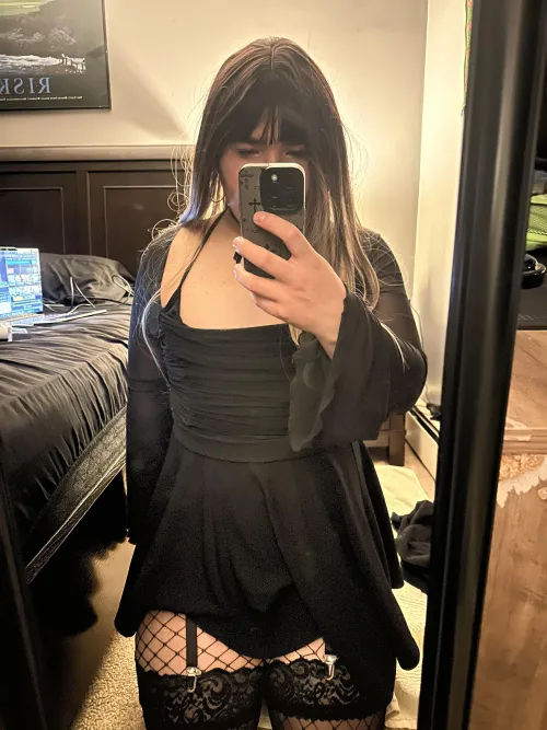 Thumbnail Rediscovering the Fun of Dressing Up | Jenni-lu010