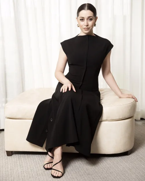 Thumbnail Cristin Milioti: A Portrait of Elegance | danib_127