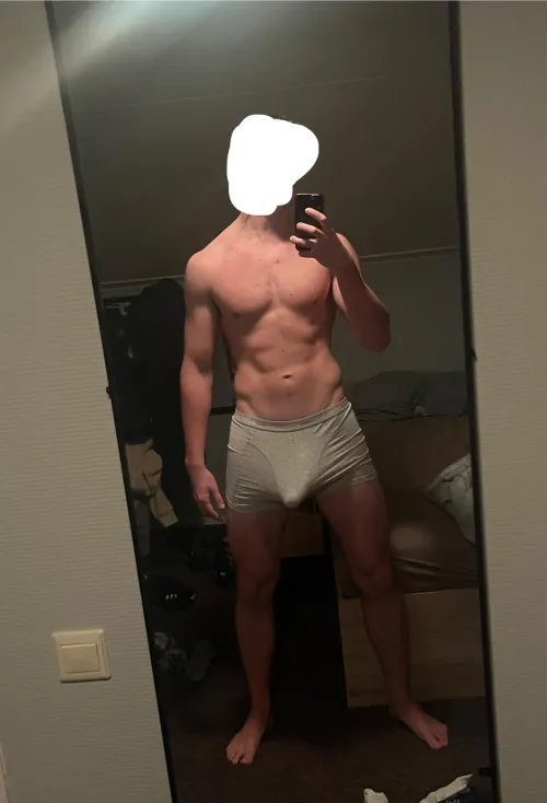 Thumbnail a1sj68's Bulges Confession: 22 Straight, Bored, and Alone