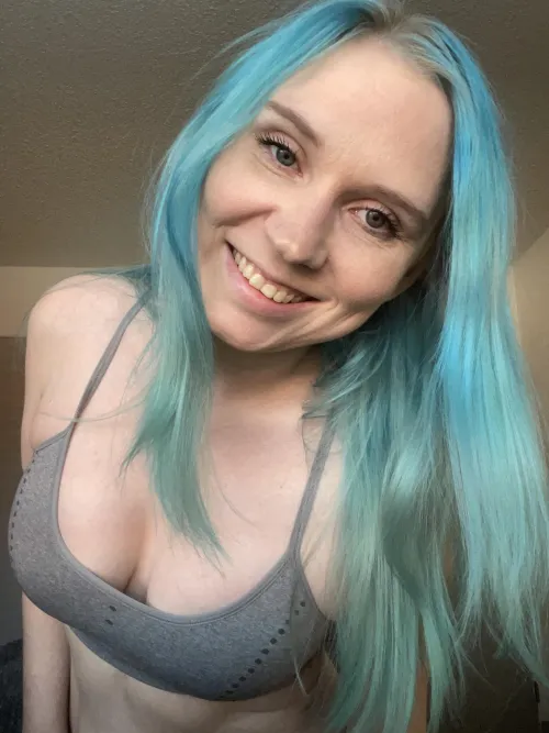 Thumbnail XgirlyX92 Nails the Perfect Hair Color Transformation