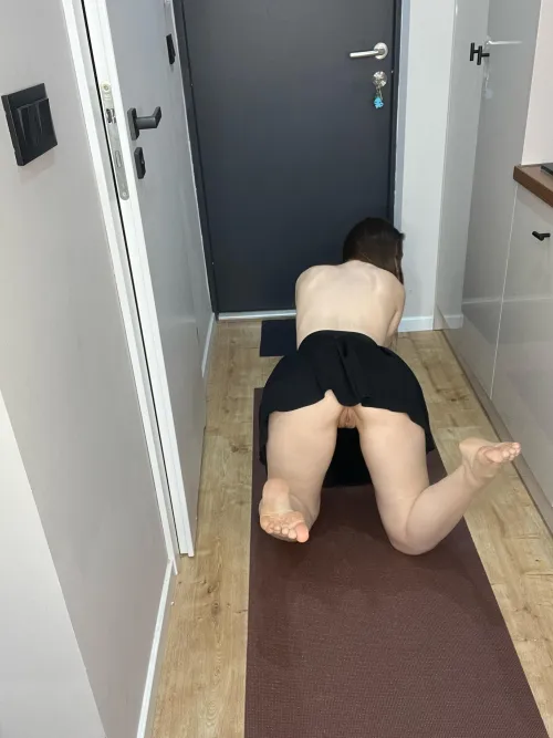 Thumbnail Provocative Freedom: Probnotraybingo's Panty-Free Confession in the Upskirt Realm
