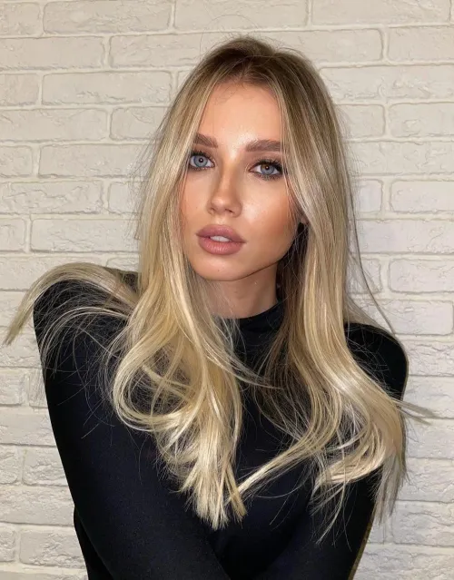 Thumbnail Polina Malinovskaya's Radiance Captured