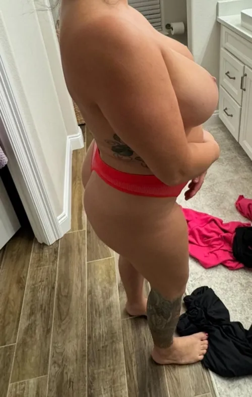 Thumbnail FL_couple17's Swap Adventure: Diving into the Wife Trade