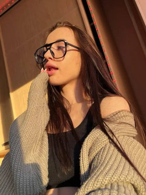 Thumbnail SweetieKittyHeart's Brunette Beauty under the Sun