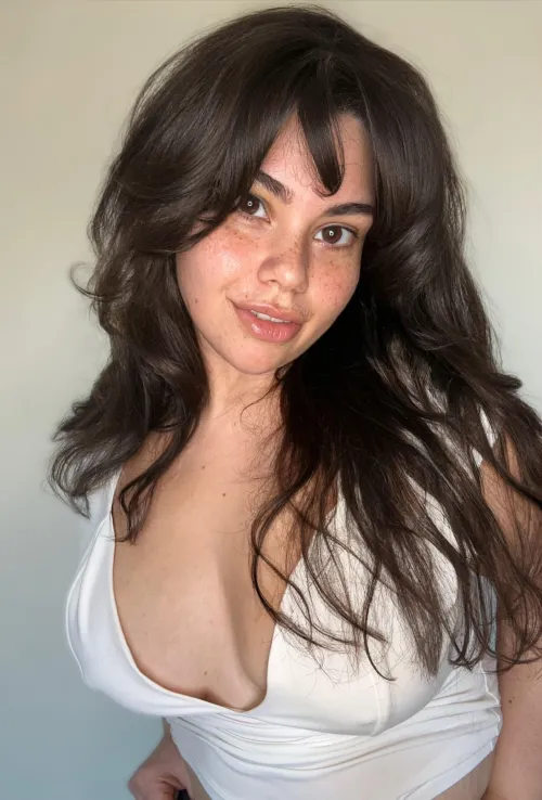 Thumbnail Au Naturel Day: mollyzedolly's Free-spirited Revelation