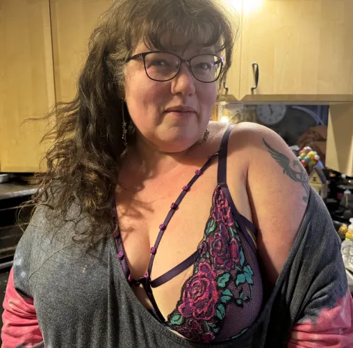 Thumbnail sexybimaturewife Shines in 'Skin-Revealing' Fashion at 50