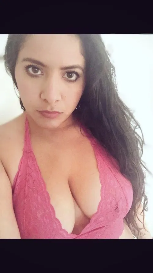 Thumbnail Evelyn: The Essence of Mexican Beauty