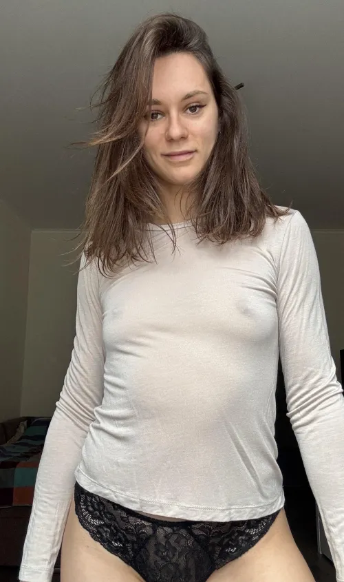 Thumbnail Braless Comfort at Home: Embracing Freedom by Uerdrota