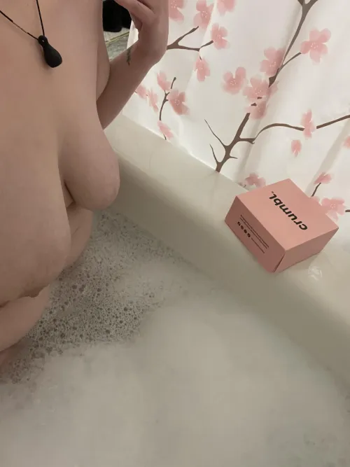 Thumbnail Cookie in the Bath - BBWstonerbarbie's Playful Invitation