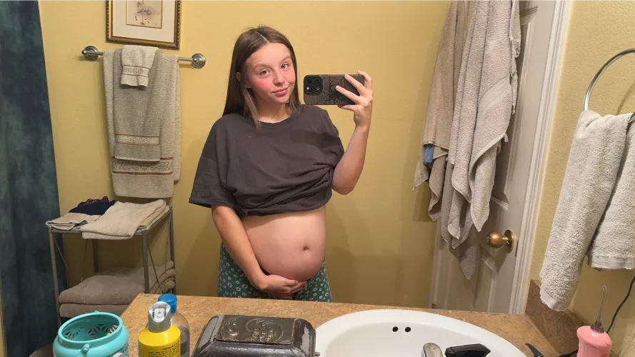Thumbnail Embrace the Beauty of a Preggo Body with cassieonlyxo | PregnantPetite