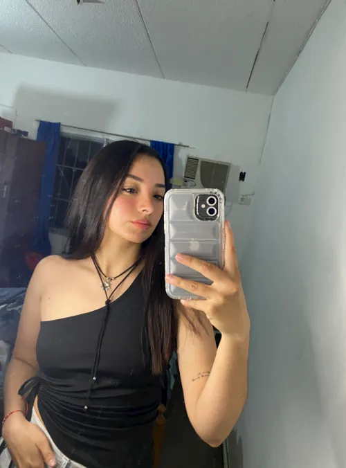 Thumbnail Join the Fun: An Invitation in Mirror Selfies | Ursecretvania