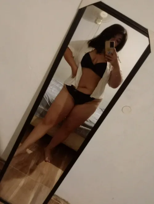 Thumbnail Embracing Body Positivity with uRSweetG's Belly