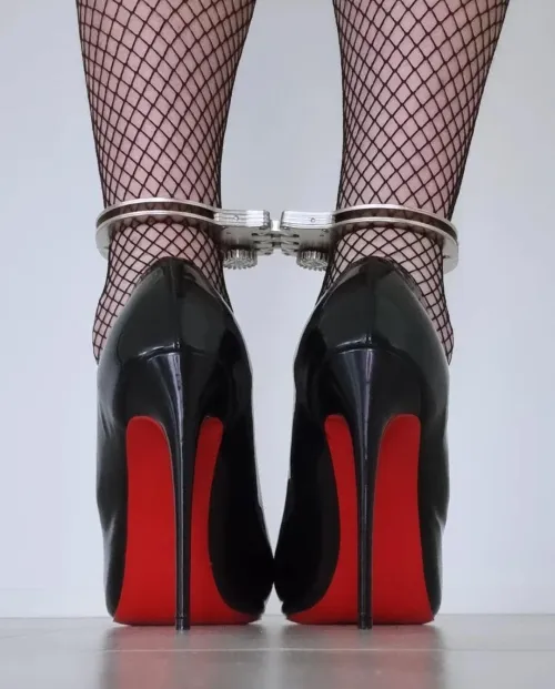 Thumbnail Joining in: An Invitation to BDSMGW | Straightguyinheels