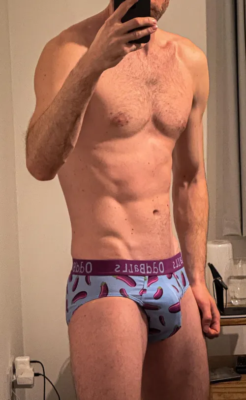 Thumbnail Appropriate-Dig-7080 Asks: How's My 35 Gay Bulge Doing?