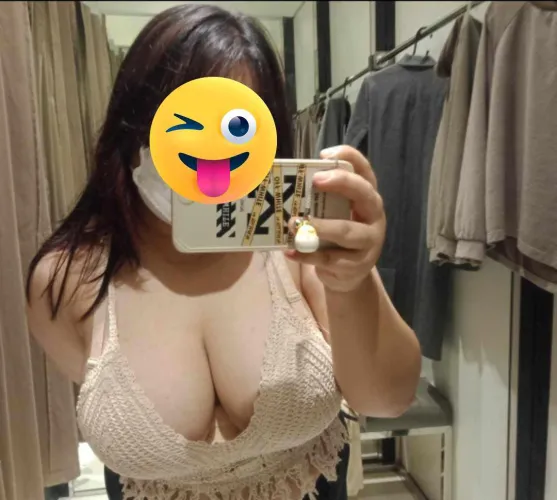 Thumbnail Kawaiianyah Longs for a White Companion in Asian Fetish