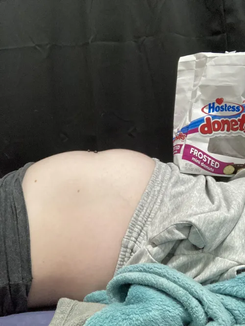 Thumbnail CRONENEBITCH's Journey: Eating Despite Feeling Full
