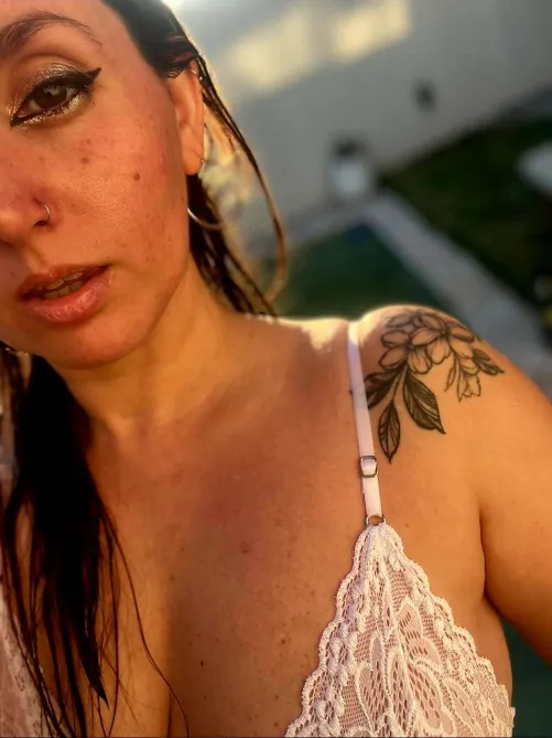 Thumbnail Delfi_curvy's Enigmatic Charm: Eyes That Shine on OnlyFans101