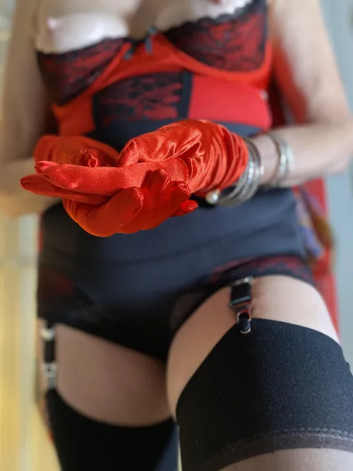 Thumbnail Valentine's countdown for Grandma: Dive into spyonus_vintage's story | GILF