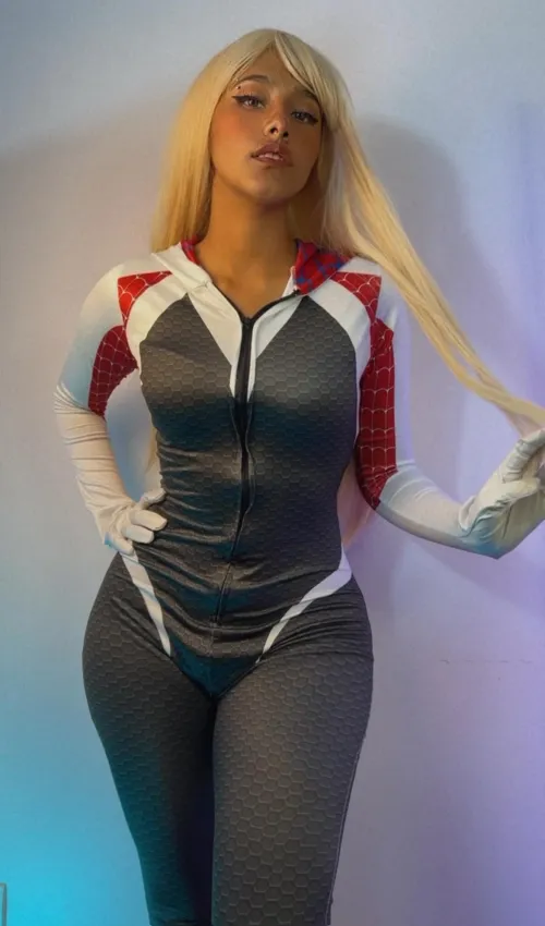 Thumbnail Marvelous Spider Gwen: Embracing Costume Elegance by NathalieGlow