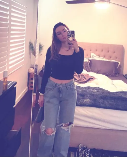 Thumbnail Cute & Confident: Mirror Selfie Beauty | phat_cookiedestroyer