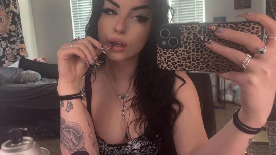 Thumbnail Join violetmarie999 on Her New Journey