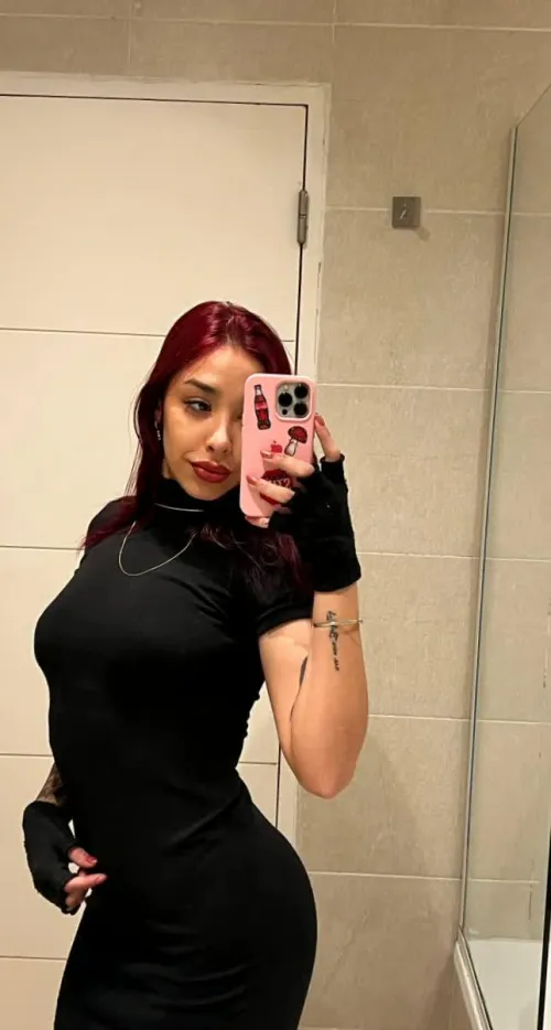 Thumbnail Sasha_SultryQueen Tempts: Tasting a Redhead Girl