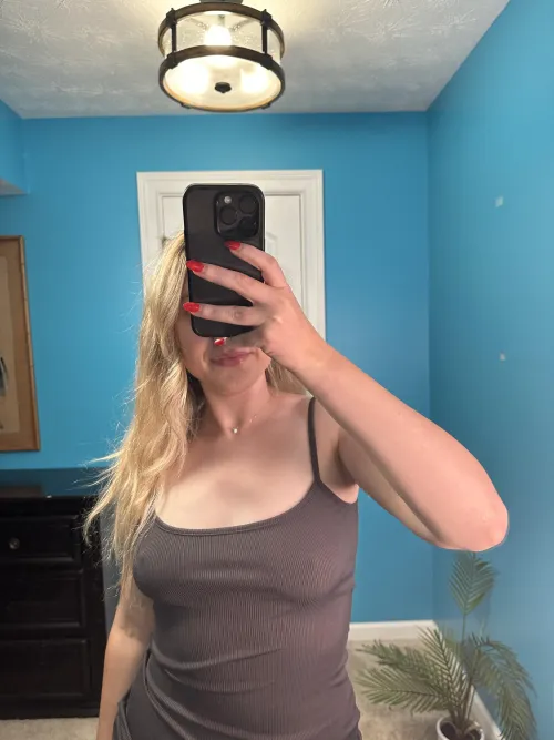 Thumbnail Dining Delights: PureNina's Confident pokies Appearance