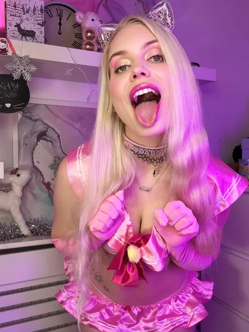 Thumbnail Embracing Facials and Bold Blonde Look: ittybityprettykitty Speaks Out | Blonde Category