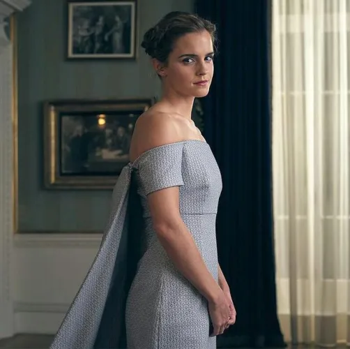Thumbnail Captivating Beauty: Spotlight on Emma Watson | PrettyGirls