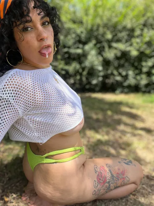Thumbnail Addictivee_doll Presents 'Let Me Be Your Drool Goddess' in spitfetish