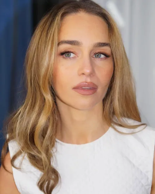 Thumbnail Emilia Clarke recent by James007BondUK | PrettyGirls