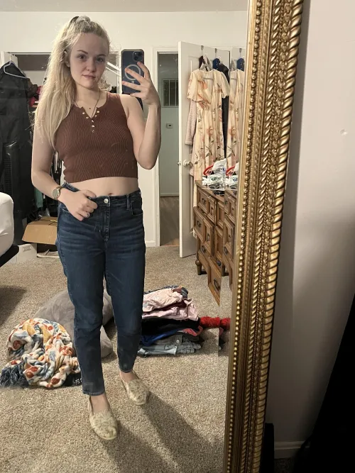 Thumbnail Fun with Full-Length Mirrors: A Selfie Adventure | vallary420