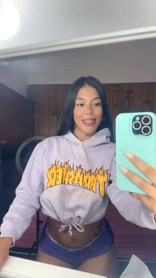 Thumbnail Say Hello with a Mirror Selfie - Kimberlynxo | MirrorSelfie