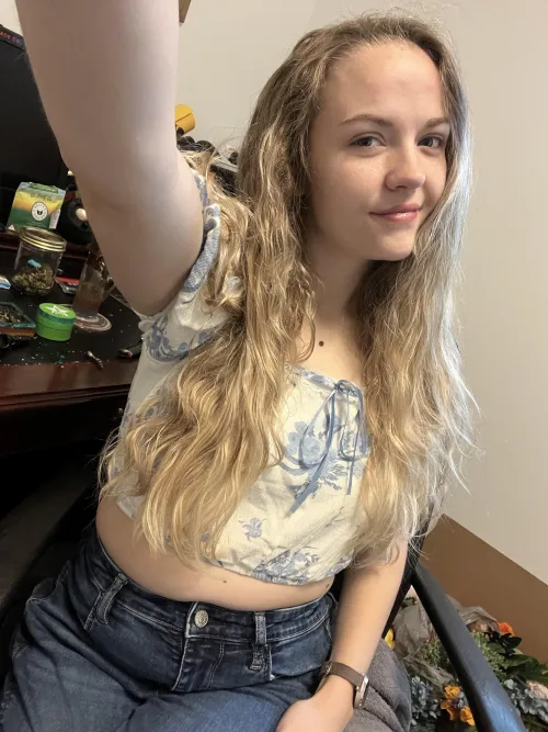 Thumbnail Modern Princess Vibes: Styling with Confidence by vallarry420 | croptopgirls