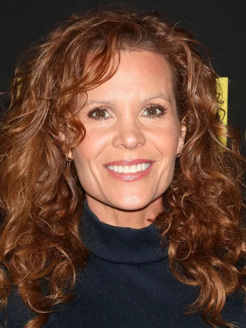 Thumbnail Timeless Elegance: Robyn Lively | Maleficent_Sun_3075