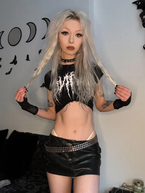Thumbnail Style Journey: lucy_fairy__ Seeks a Smaller Skirt