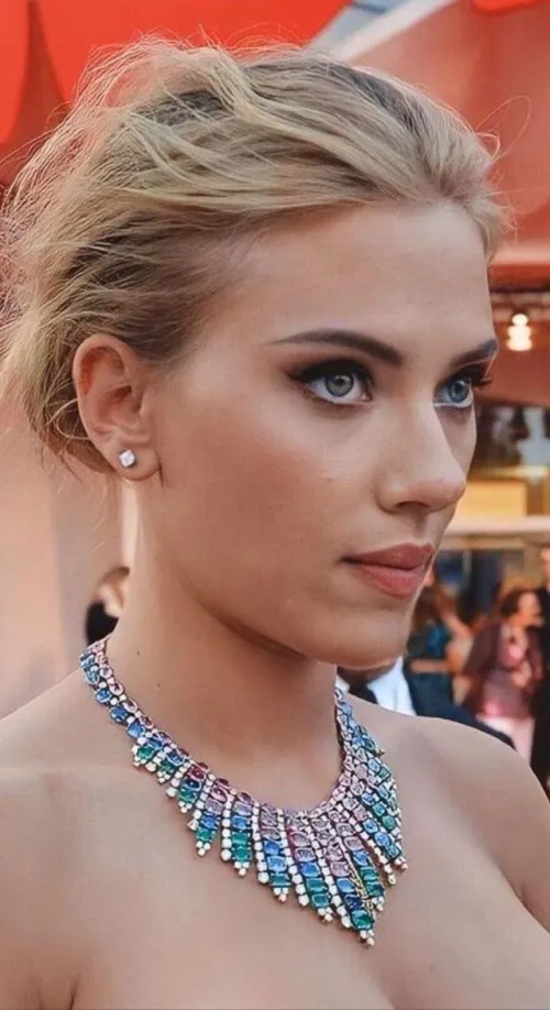 Thumbnail Scarlett Johansson Beauty Spotlight Reveal by UrbanAchievers6371