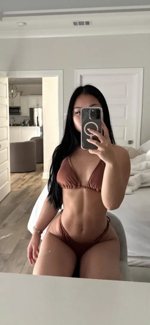 Thumbnail Hot, Fit, Tight: Admire the Asian Body of RealSashaKira