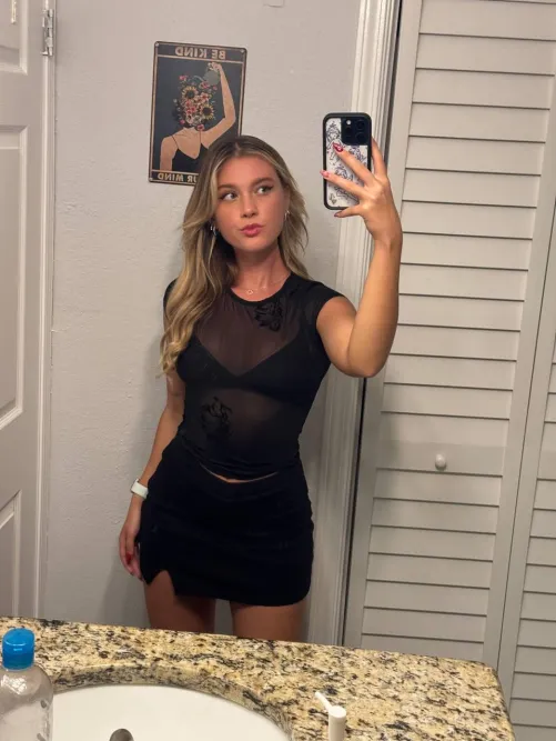Thumbnail Seductive Waiting Game: Mastering the Miniskirt Look