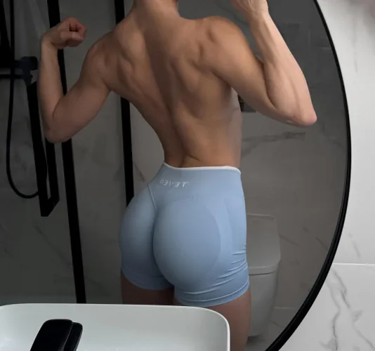 Thumbnail Achieving a Shredded Back: NSFW Hardbodies Inspiration by gymxloverx