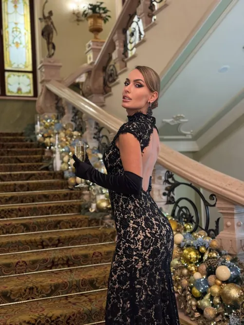 Thumbnail Imagining the Unveiling: MadisonPreston's Tight Dress Fantasies
